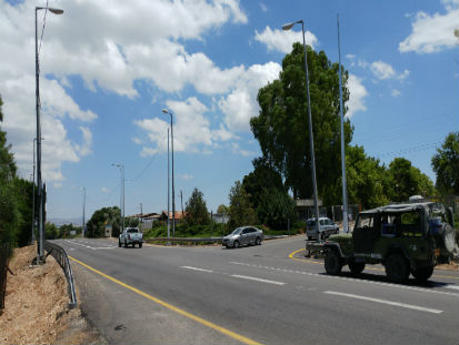 אושרה תוספת תאורה בצומת מחנים. צילום אביב לשם